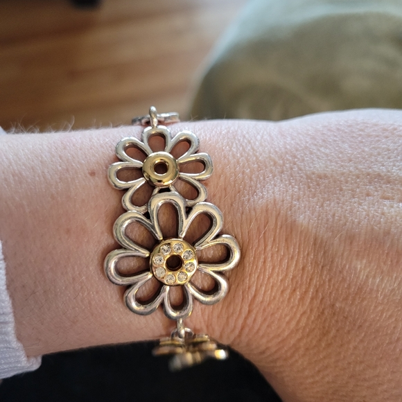 Brighton Flower Set - Picture 7 of 7